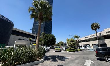 SE RENTA LOCAL COMERCIAL PLAZA CENTRO MAYOR ZAVALETA