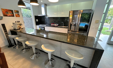 La casa con mas remodelaciones a la venta en el condominio Palma Real