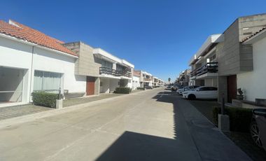 RESIDENCIA EN CONDOMINIO EN VENTA EN METEPEC