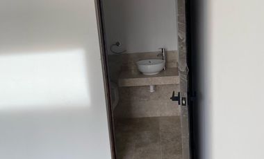 Casa con recámara en PB