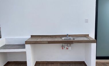 Casa con recámara en PB