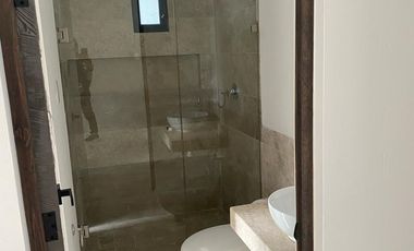 Casa con recámara en PB