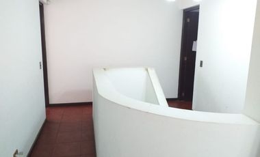 SE vende o arrienda casa de 5 dormitorios en Linares