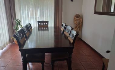 SE vende o arrienda casa de 5 dormitorios en Linares