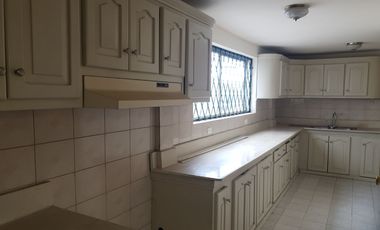 Venta de Casa Rentera para Negocio o Vivienda, El Batán, Zona Parque Metropolitano