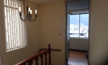 Venta de Casa Rentera para Negocio o Vivienda, El Batán, Zona Parque Metropolitano