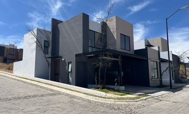 CASA EN VENTA, CLUSTER MARBORÉ HARAS DEL BOSQUE PUEBLA.