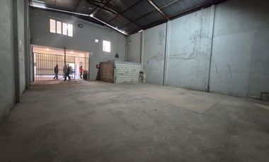 🏭 Bodega Comercial en Renta  con oficinas en  San Mateo Atenco 🏭 Sobre Av. de las Torres a unos pasos de la estación del Tren
