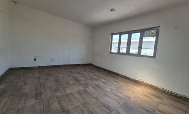 🏭 Bodega Comercial en Renta  con oficinas en  San Mateo Atenco 🏭 Sobre Av. de las Torres a unos pasos de la estación del Tren