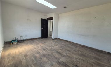 🏭 Bodega Comercial en Renta  con oficinas en  San Mateo Atenco 🏭 Sobre Av. de las Torres a unos pasos de la estación del Tren
