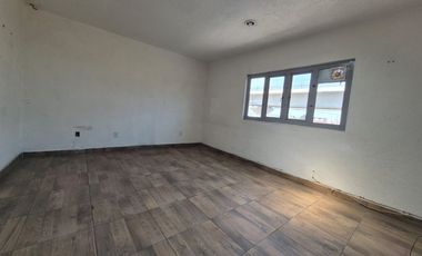 🏭 Bodega Comercial en Renta  con oficinas en  San Mateo Atenco 🏭 Sobre Av. de las Torres a unos pasos de la estación del Tren