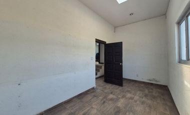 🏭 Bodega Comercial en Renta  con oficinas en  San Mateo Atenco 🏭 Sobre Av. de las Torres a unos pasos de la estación del Tren