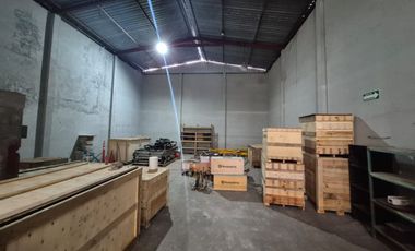 🏭 Bodega Comercial en Renta  con oficinas en  San Mateo Atenco 🏭 Sobre Av. de las Torres a unos pasos de la estación del Tren