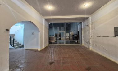 🏭 Bodega Comercial en Renta  con oficinas en  San Mateo Atenco 🏭 Sobre Av. de las Torres a unos pasos de la estación del Tren