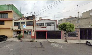 Casa En Venta En Fiscales 44, Amp El Sifón, 09400 Ciudad De México