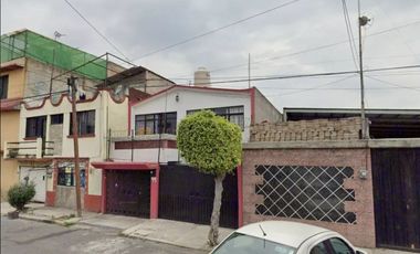 Casa En Venta En Fiscales 44, Amp El Sifón, 09400 Ciudad De México