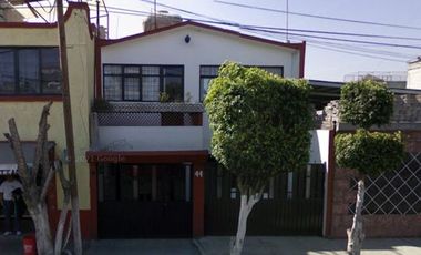 Casa En Venta En Fiscales 44, Amp El Sifón, 09400 Ciudad De México