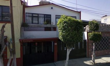 Casa En Venta En Fiscales 44, Amp El Sifón, 09400 Ciudad De México
