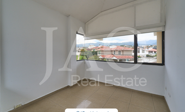 Departamento en Arriendo en La Primavera - Cumbayá de 3habitaciones