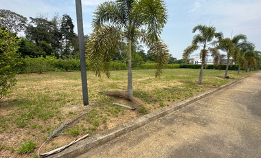 Lote en el condominio santa fiora en la vereda de Apiay