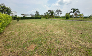 Lote en el condominio santa fiora en la vereda de Apiay