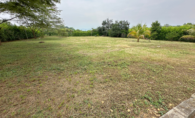 Lote en el condominio santa fiora en la vereda de Apiay