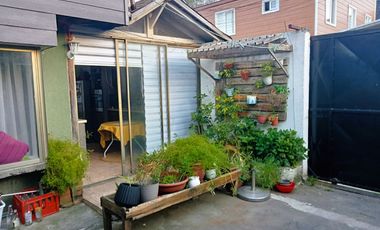 CASA ESQUINA, AMPLIADA DE 2 PISOS,LOS FRESNOS,COLLAO