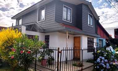 CASA ESQUINA, AMPLIADA DE 2 PISOS,LOS FRESNOS,COLLAO