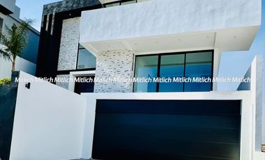 CASA EN VENTA ZONA CANTERAS $12,500,000.