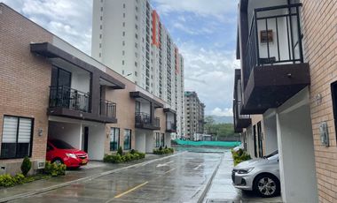 Excelente valor amplia casa dúplex en conjunto cerrado Villa del Campo