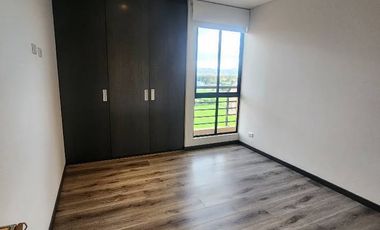 CHIA CONJUNTO PONDEROSA CAMPESTRE, APARTAMENTO DE 100 METROS, 3 HABITACIONES, 3 BAÑOS, SALA COMEDOR, COCINA, LAVANDERIA, 2 PARQUEADEROS. NO PERMUTAS