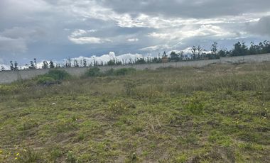 VENDO, TERRENO DE (901,80 m2), Malchingui