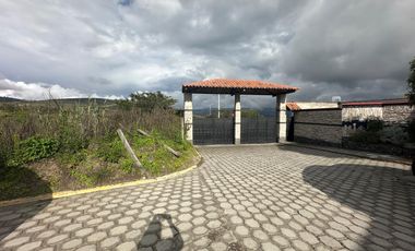 VENDO, TERRENO DE (901,80 m2), Malchingui