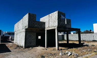 CASA EN VENTA EN OBRA GRIS CON TERRENO EXCEDENTE EN VILLAS DEL RENACIMIENTO TORREON COAHUILA