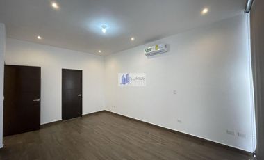 CASA EN RENTA ALTARES CARRETERA NACIONAL ZONA SUR SANTIAGO