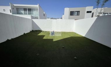CASA EN RENTA ALTARES CARRETERA NACIONAL ZONA SUR SANTIAGO