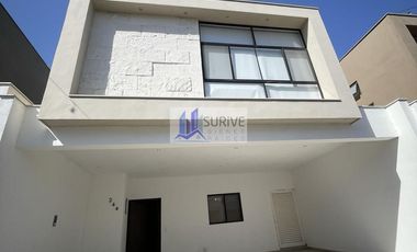 CASA EN RENTA ALTARES CARRETERA NACIONAL ZONA SUR SANTIAGO