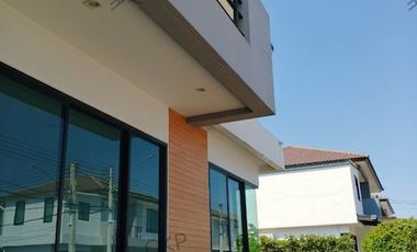 Single house, The Proud Rise, Phanthai Norasing - Rama 2, new house, never lived in, near the lake.
