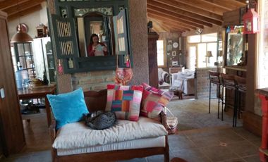 HERMOSA PARCELA CON CASA EN CONDOMINIO LA AURORA