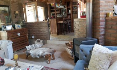 HERMOSA PARCELA CON CASA EN CONDOMINIO LA AURORA