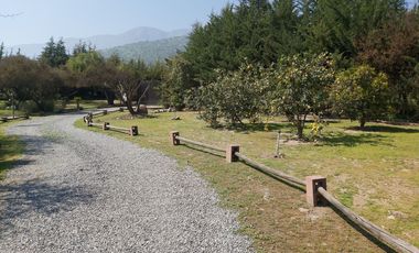 HERMOSA PARCELA CON CASA EN CONDOMINIO LA AURORA
