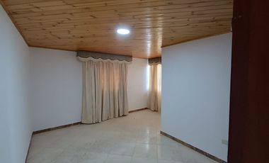 SE ARRIENDA HERMOSA CASA EN EL BARRIO EL CAIRO - CHIA