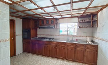 SE ARRIENDA HERMOSA CASA EN EL BARRIO EL CAIRO - CHIA