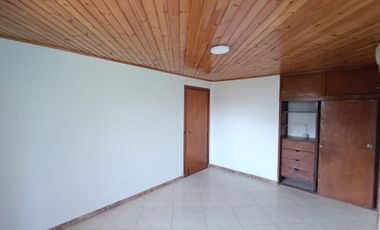 SE ARRIENDA HERMOSA CASA EN EL BARRIO EL CAIRO - CHIA