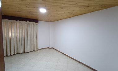 SE ARRIENDA HERMOSA CASA EN EL BARRIO EL CAIRO - CHIA