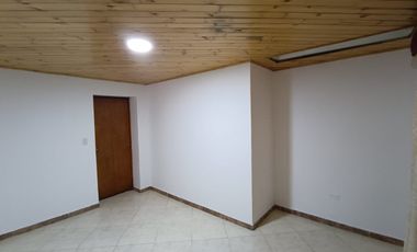 SE ARRIENDA HERMOSA CASA EN EL BARRIO EL CAIRO - CHIA