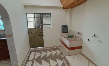 SE ARRIENDA HERMOSA CASA EN EL BARRIO EL CAIRO - CHIA