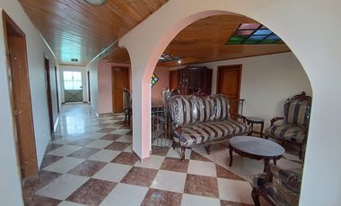 SE ARRIENDA HERMOSA CASA EN EL BARRIO EL CAIRO - CHIA