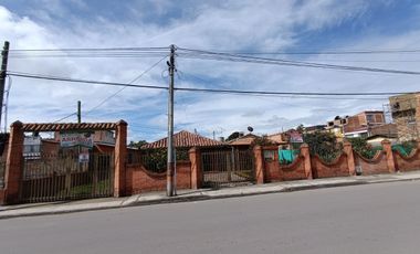 SE ARRIENDA HERMOSA CASA EN EL BARRIO EL CAIRO - CHIA
