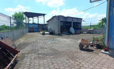 Kantor dan Gudang Luas di Tamanmartani Kalasan